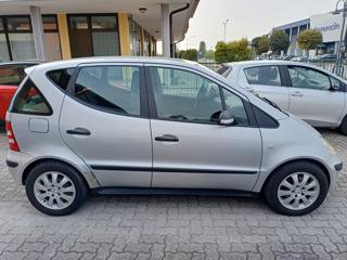 MERCEDES-BENZ A 160 usata, con Autoradio digitale