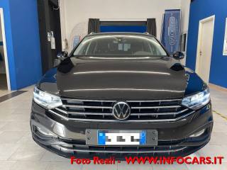 VOLKSWAGEN Passat Variant usata, con Cerchi in lega
