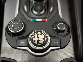 ALFA ROMEO Giulia usata, con Volante in pelle