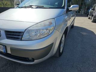 RENAULT Grand Scenic usata, con Volante in pelle