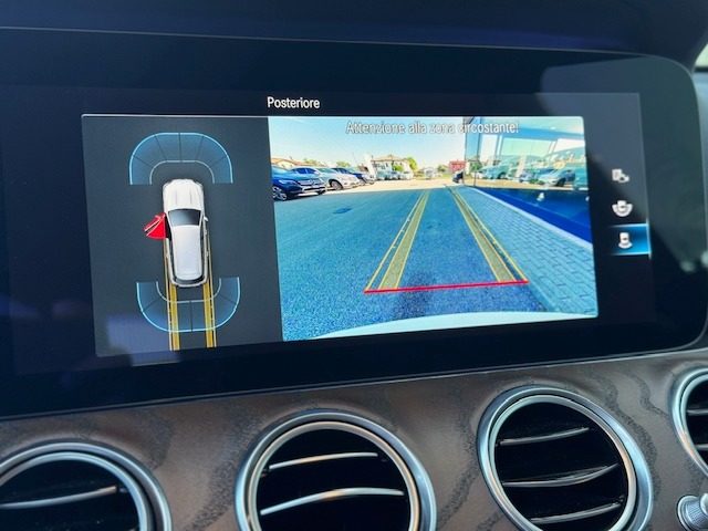 MERCEDES-BENZ E 220 usata, con Controllo trazione