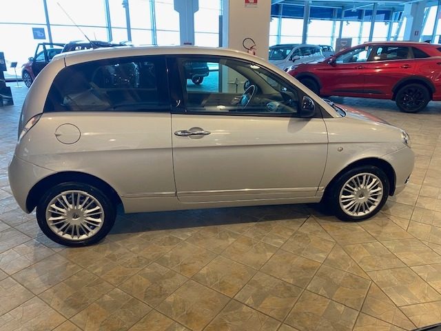 LANCIA Ypsilon usata, con Sedile passeggero ribaltabile