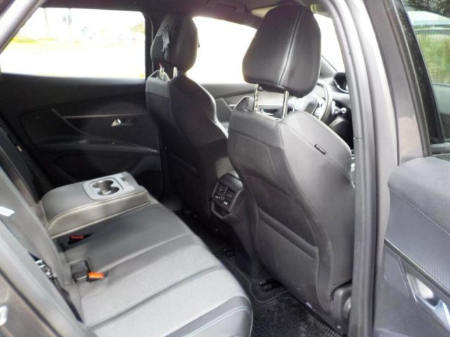 PEUGEOT 3008 usata, con Sistema di navigazione