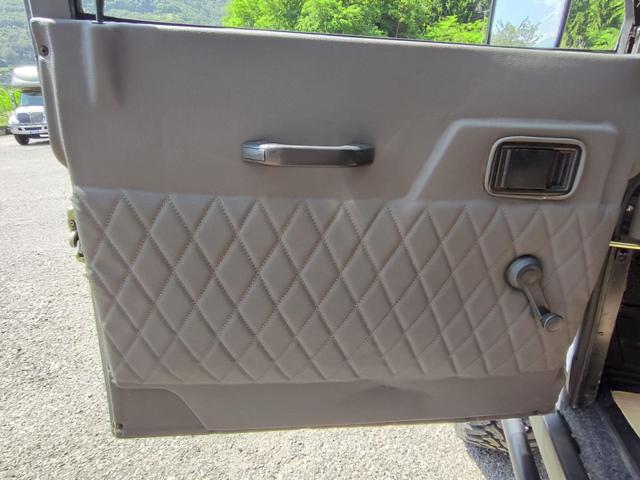 LAND ROVER Defender usata, con Ruota di riserva