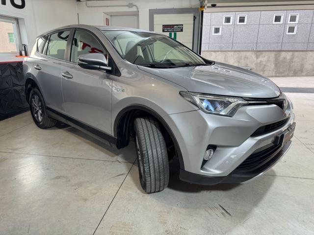 TOYOTA RAV 4 MY23 usata, con Airbag laterali
