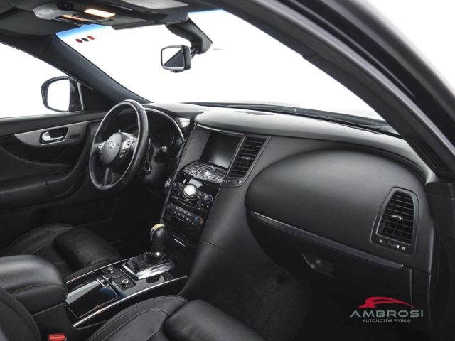 INFINITI QX70 usata 11