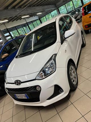 HYUNDAI i10 usata, con Specchietti laterali elettrici