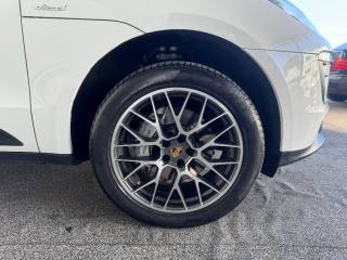 PORSCHE Macan usata 17