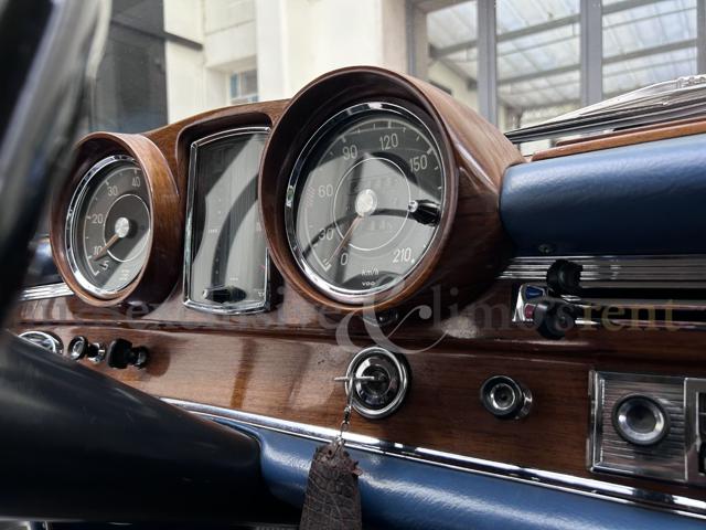 MERCEDES-BENZ 220 usata 9