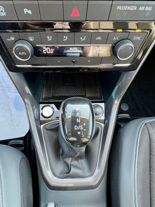 VOLKSWAGEN T-Cross usata, con ESP