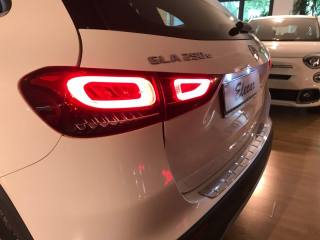MERCEDES-BENZ GLA 250 usata, con Park Distance Control