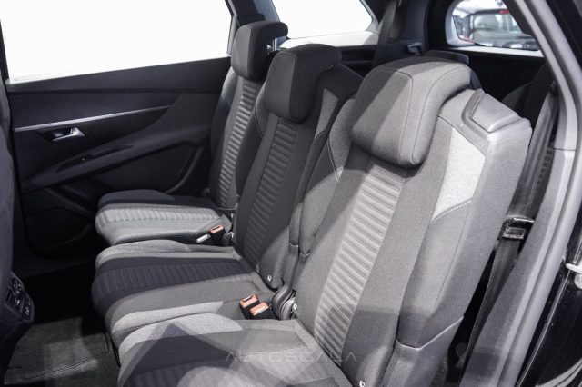 PEUGEOT 5008 usata, con Sensore di pioggia
