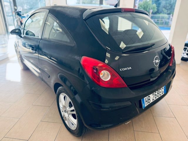 OPEL Corsa usata, con Autoradio