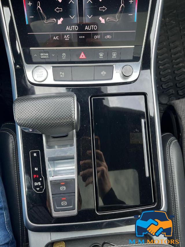 AUDI Q8 usata, con Specchietti laterali elettrici