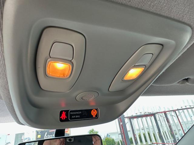 RENAULT Clio usata, con Specchietti laterali elettrici