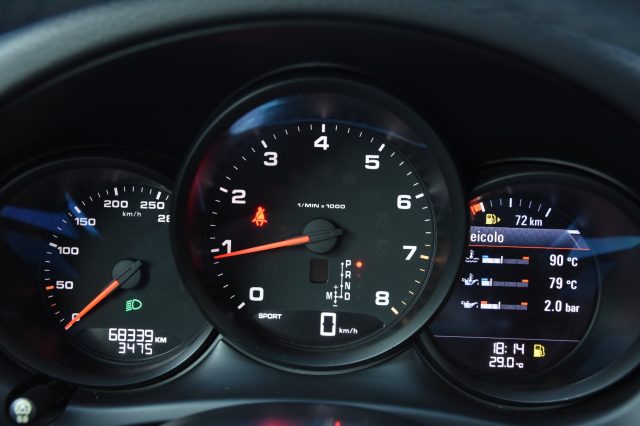 PORSCHE Macan usata, con Volante multifunzione