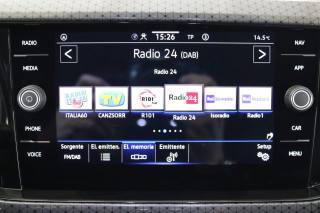 VOLKSWAGEN T-Cross usata 24