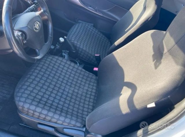 TOYOTA iQ usata, con ABS