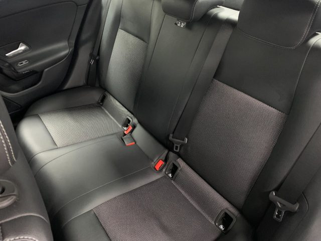 MERCEDES-BENZ CLA 180 usata, con Fari Xenon