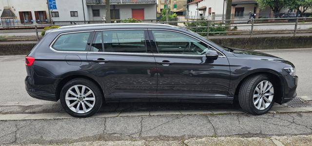 VOLKSWAGEN Passat Variant usata, con Autoradio