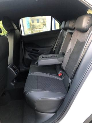 VOLKSWAGEN T-Roc usata, con Leve al volante