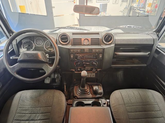 LAND ROVER Defender usata, con Lettore CD