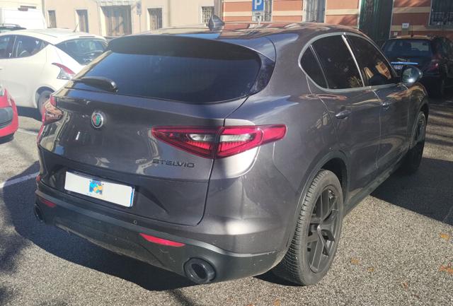 ALFA ROMEO Stelvio usata, con Fari Xenon