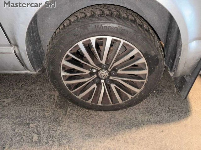 VOLKSWAGEN T6 usata, con Fendinebbia