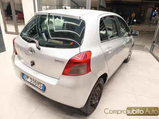 TOYOTA Yaris usata, con Alzacristalli elettrici
