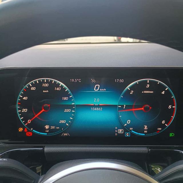 MERCEDES-BENZ GLA 180 usata, con Cerchi in lega