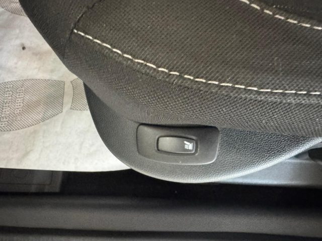 RENAULT Clio usata, con Sensori di parcheggio posteriori