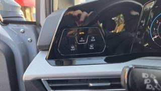 VOLKSWAGEN Golf usata, con USB