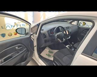KIA Rio usata, con Controllo automatico clima