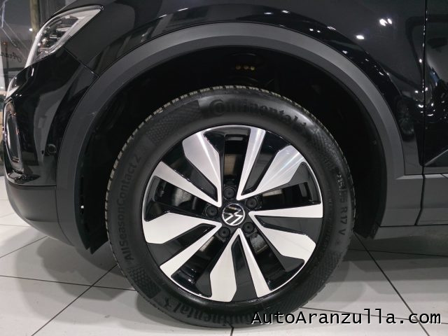 VOLKSWAGEN T-Roc usata, con Leve al volante