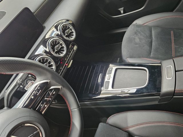 MERCEDES-BENZ A 200 usata, con Touch screen