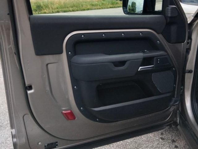 LAND ROVER Defender usata, con ESP