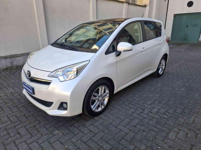 TOYOTA Verso-S usata, con Airbag laterali