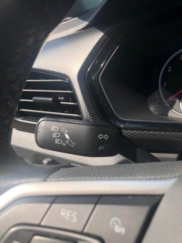 VOLKSWAGEN T-Cross usata, con Touch screen