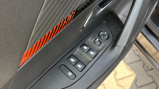 PEUGEOT 2008 usata, con Climatizzatore