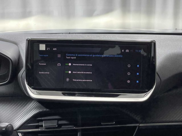 PEUGEOT 2008 usata, con Sensori di parcheggio posteriori