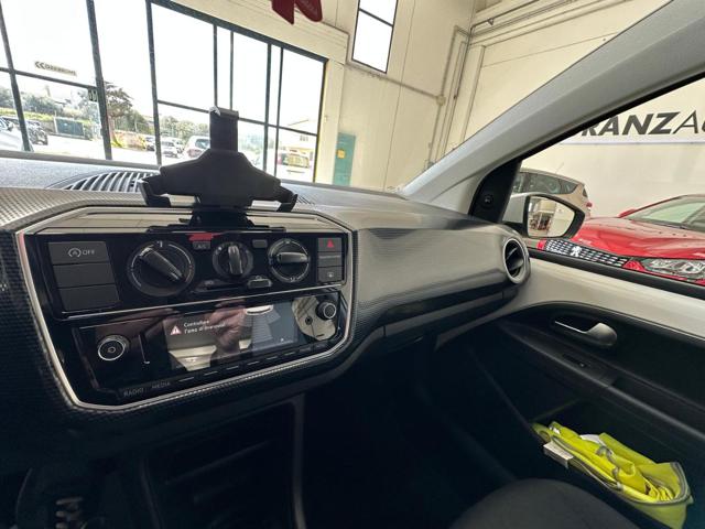 VOLKSWAGEN up! usata, con Cerchi in lega