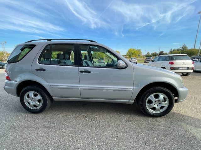 MERCEDES-BENZ ML 270 usata, con Autoradio