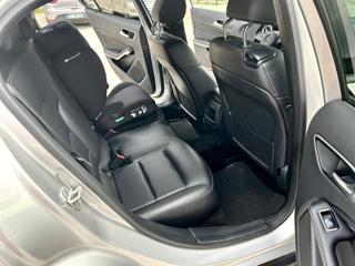 MERCEDES-BENZ GLA 200 usata, con Sedile posteriore sdoppiato