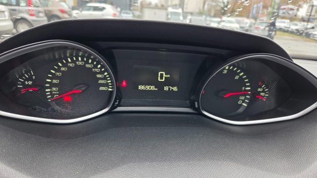 PEUGEOT 308 usata, con USB