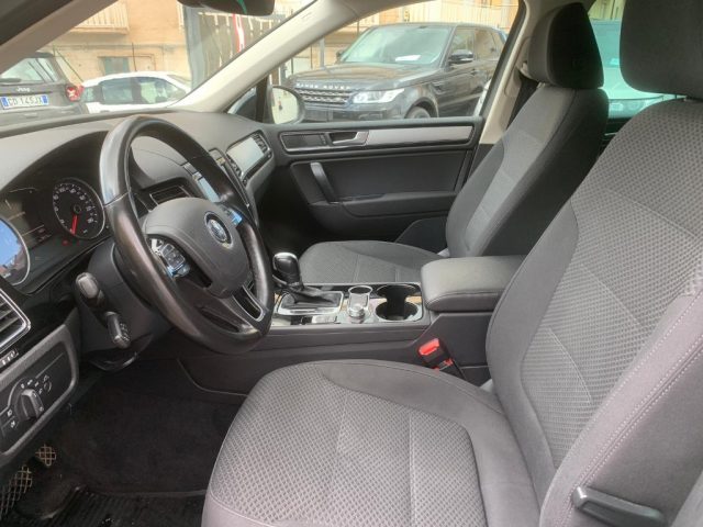 VOLKSWAGEN Touareg usata, con Autoradio