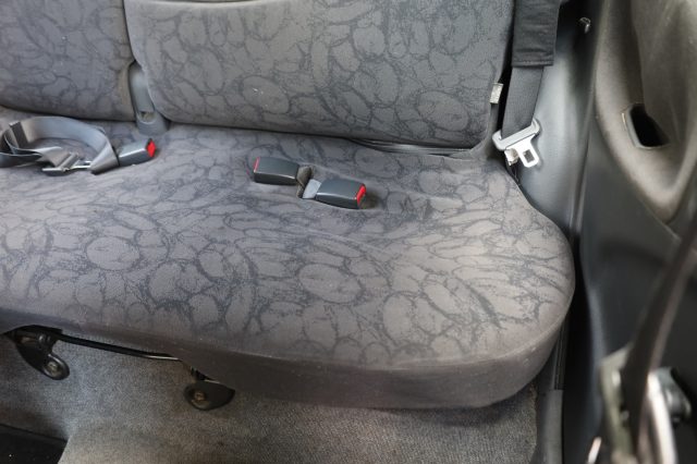 TOYOTA Yaris usata 39