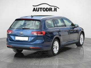 VOLKSWAGEN Passat Variant usata, con USB