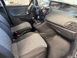 LANCIA Ypsilon usata, con Fendinebbia