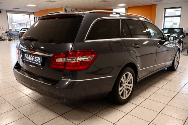 MERCEDES-BENZ E 200 usata, con Alzacristalli elettrici