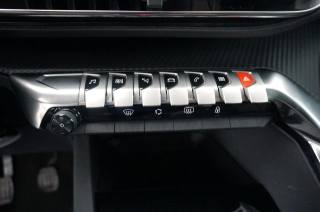 PEUGEOT 3008 usata, con Fari LED